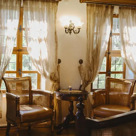 Отель Macha Boutique & Lounge Эдремит