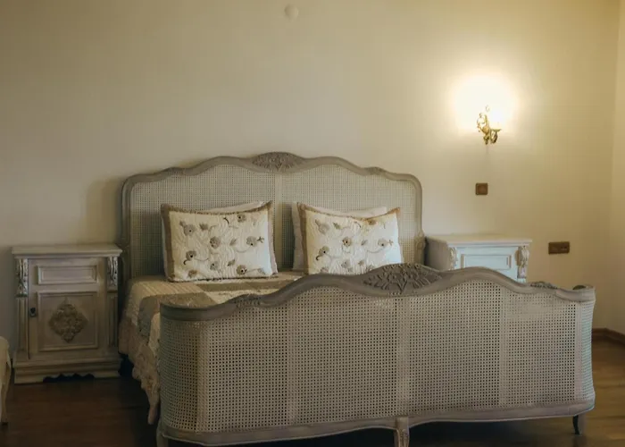 Macha Boutique & Lounge